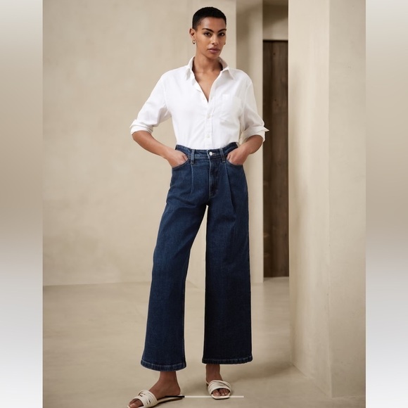 Banana Republic Denim - Banana Republic High Rise Pleaded Wide Leg Cropped Jeans
